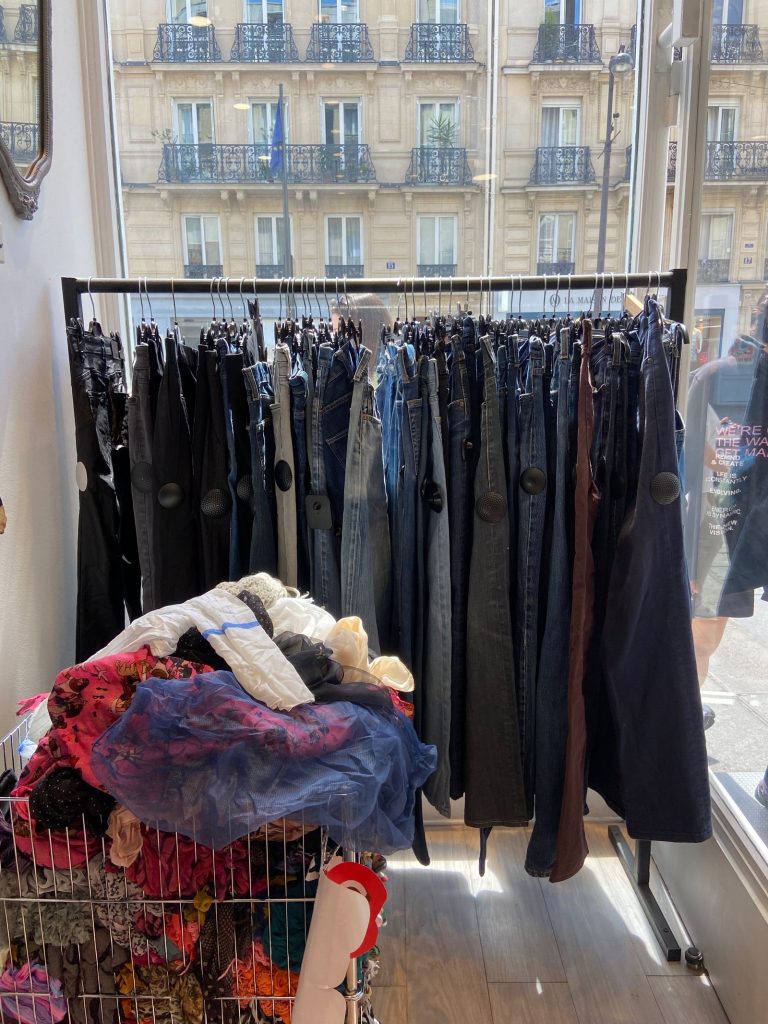 Thrift shops in Paris